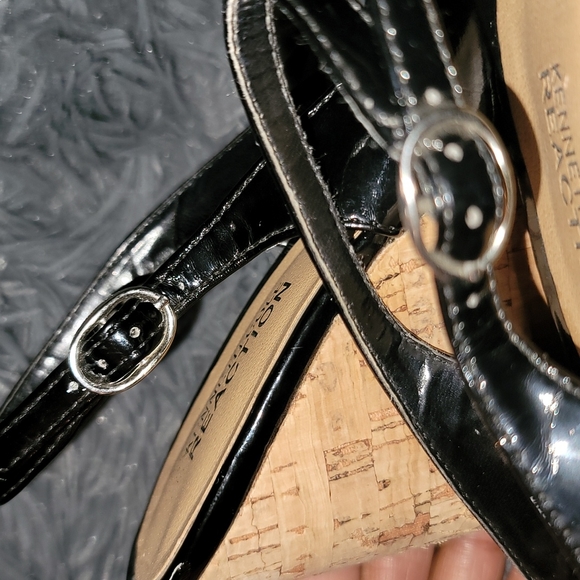 Kenneth Cole Reaction Wedge Shoes - Picture 9 of 9